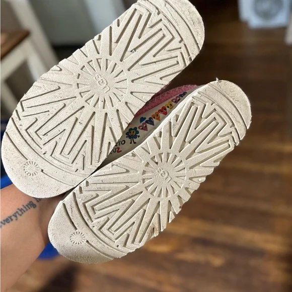 UGG White and Pink Fun Slippers - Picture 3 of 4